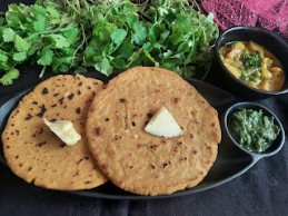 PANEER STUFFED MAKKA PARATHA RECIPE