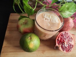 ORANGE APPLE AND POMEGRANATES SMOOTHIE RECIPE
