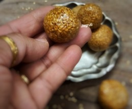 Til ke Ladoo (Laduu) Recipe
