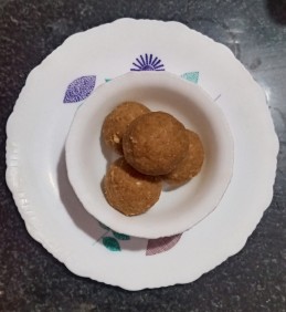 Wheat Flour Dessicated Coconut Laddoo Recipe