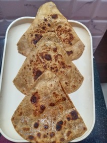 Salted Kasuri Methi Paratha Recipe