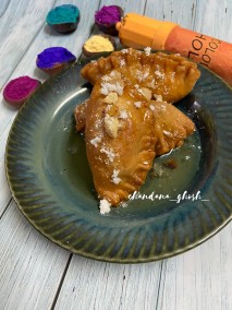 Holi Special poha and mawa stuffed gujiya sweets recipe