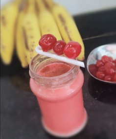 Strawberry Cherry Banana Smoothie Recipe