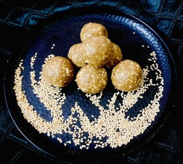 Til Laddu Recipe