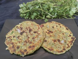 SPINACH MISSI ROTI RECIPE