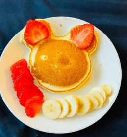 Banana strawberry pancake recipe